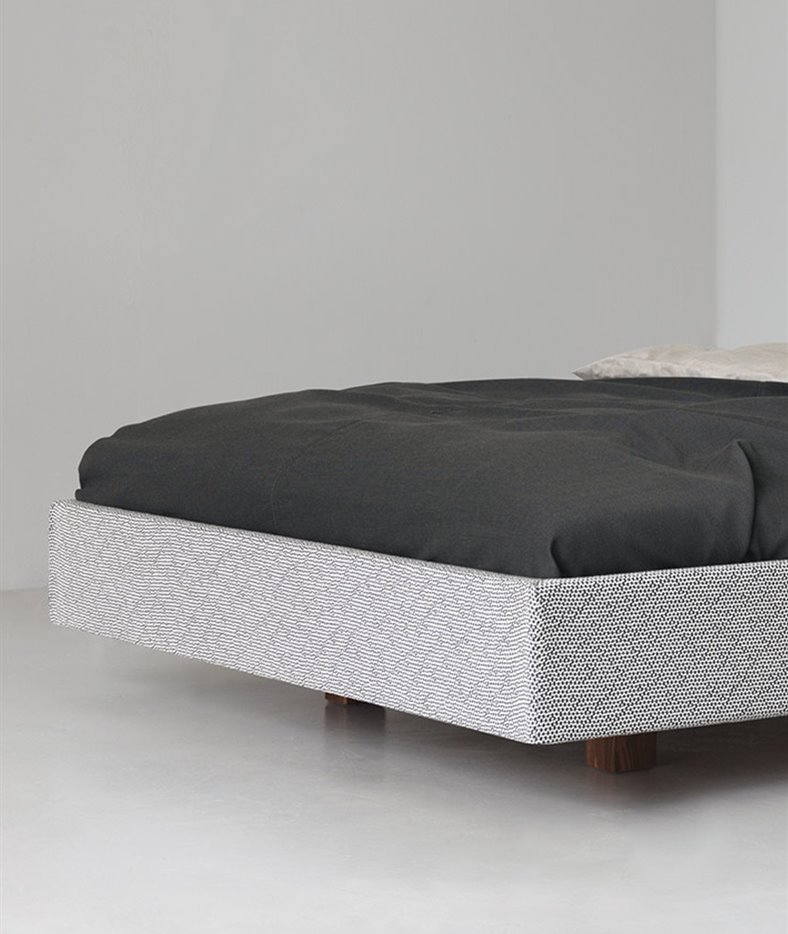Designbed Z Simple Soft floating details Bed Habits